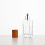 frasco de perfume 30ml Square Perfume Bottle with Wooden Cap – Spray Glass Bottle